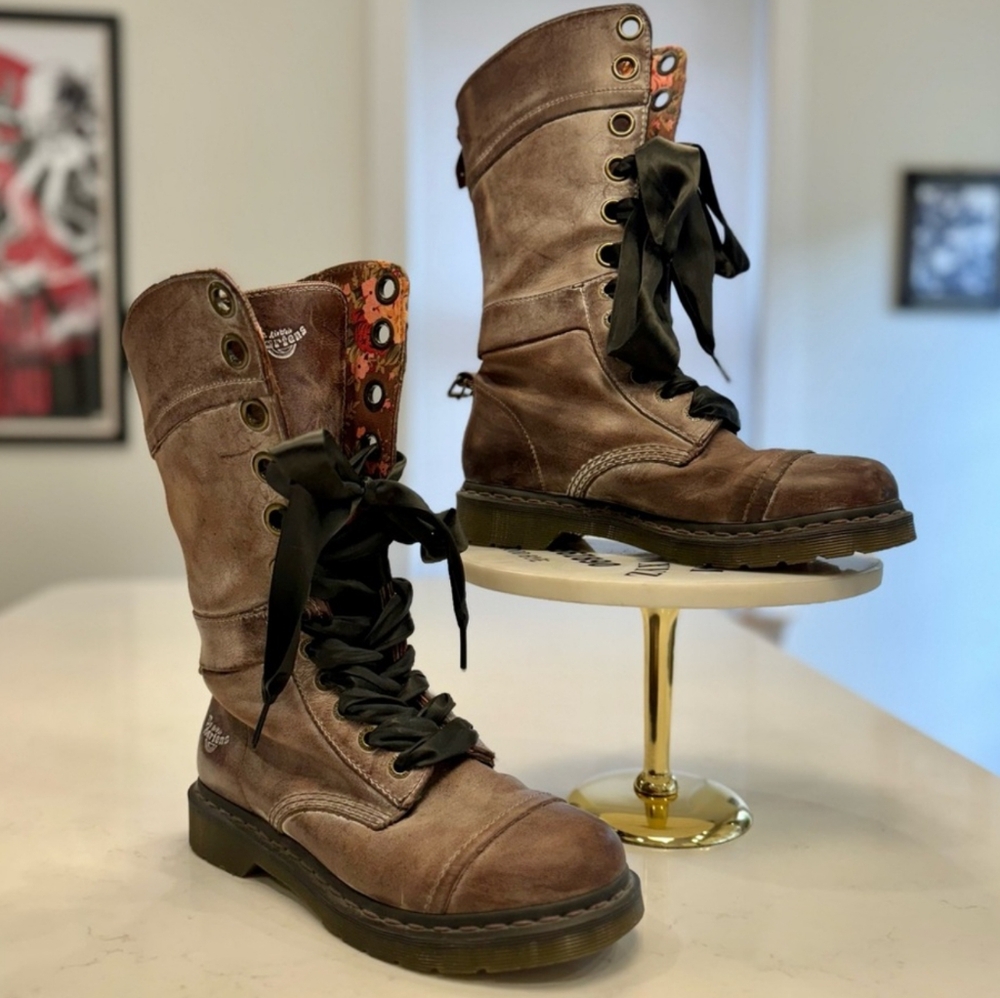 Dr. Martens 1914 Triumph Brown Fold-over Lace-Up Boots
